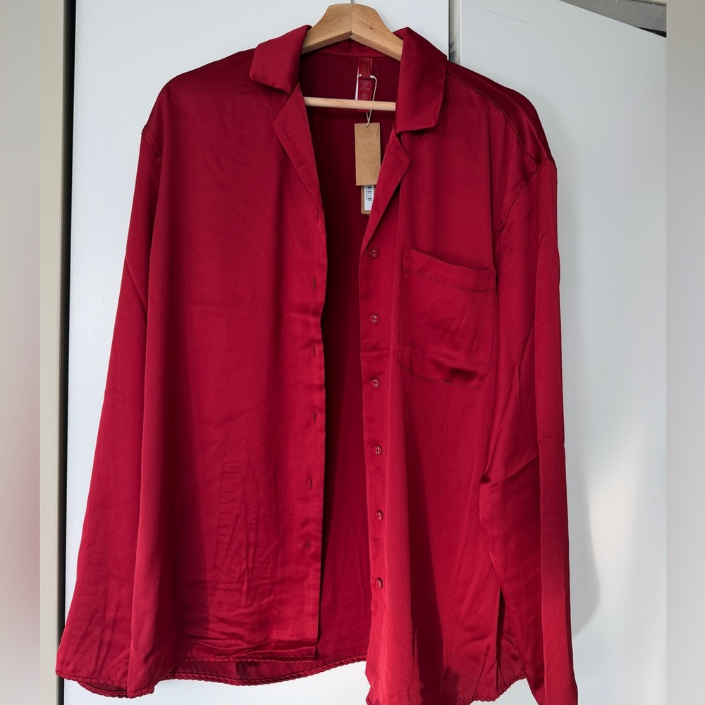 SKIMS Red Satin Pajama Set - Picture 9 of 14